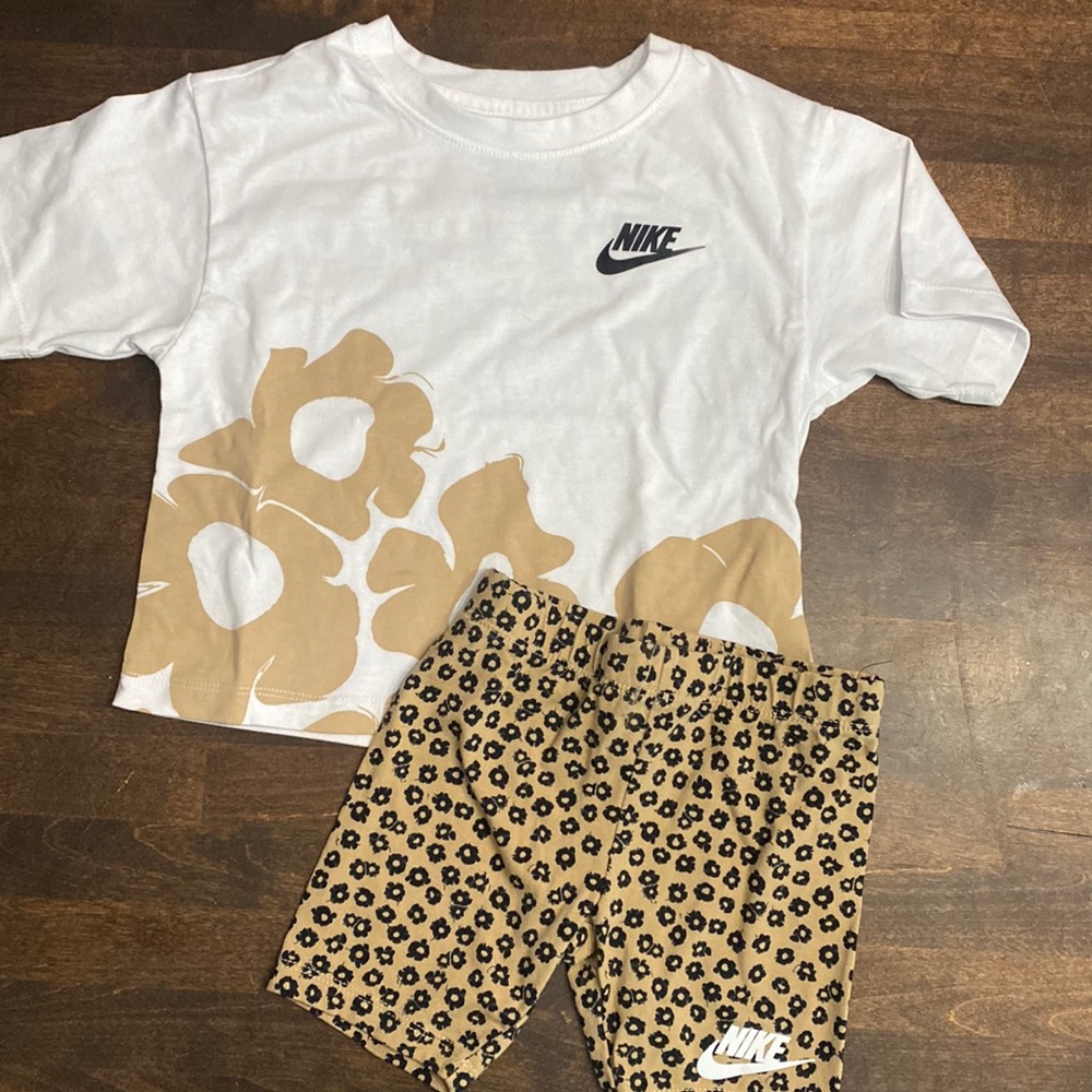 NEW Nike little girls set!